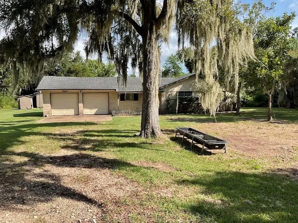 19847 County Road 319, Brazoria