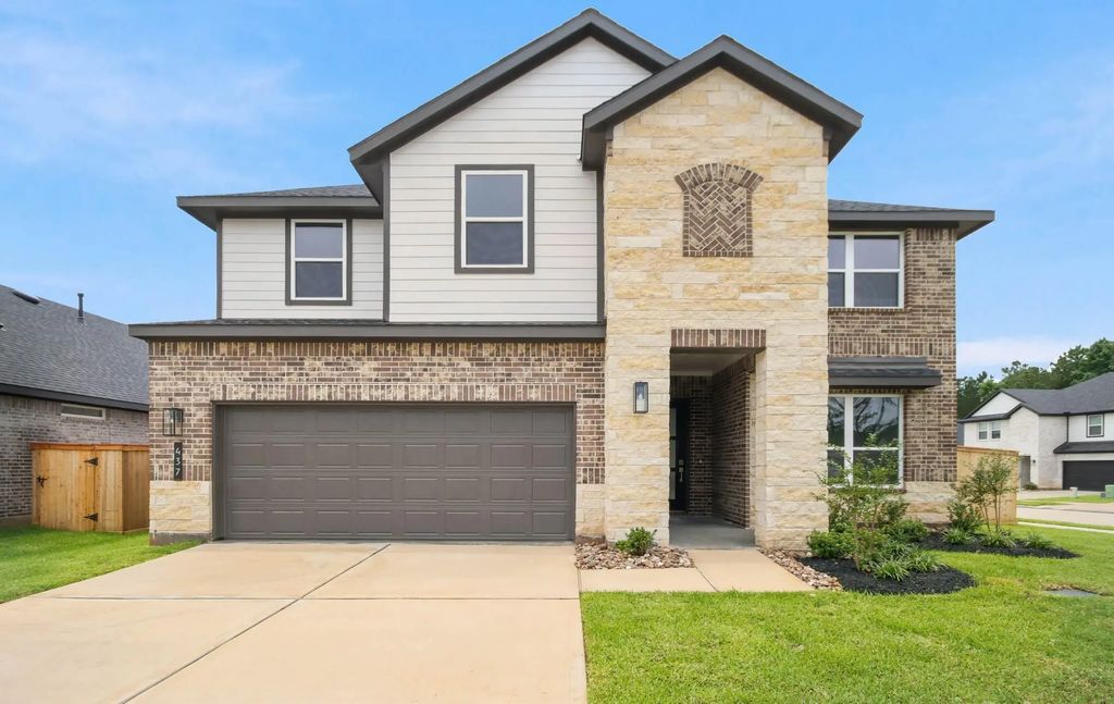 437 Summerset Landing Court, Conroe