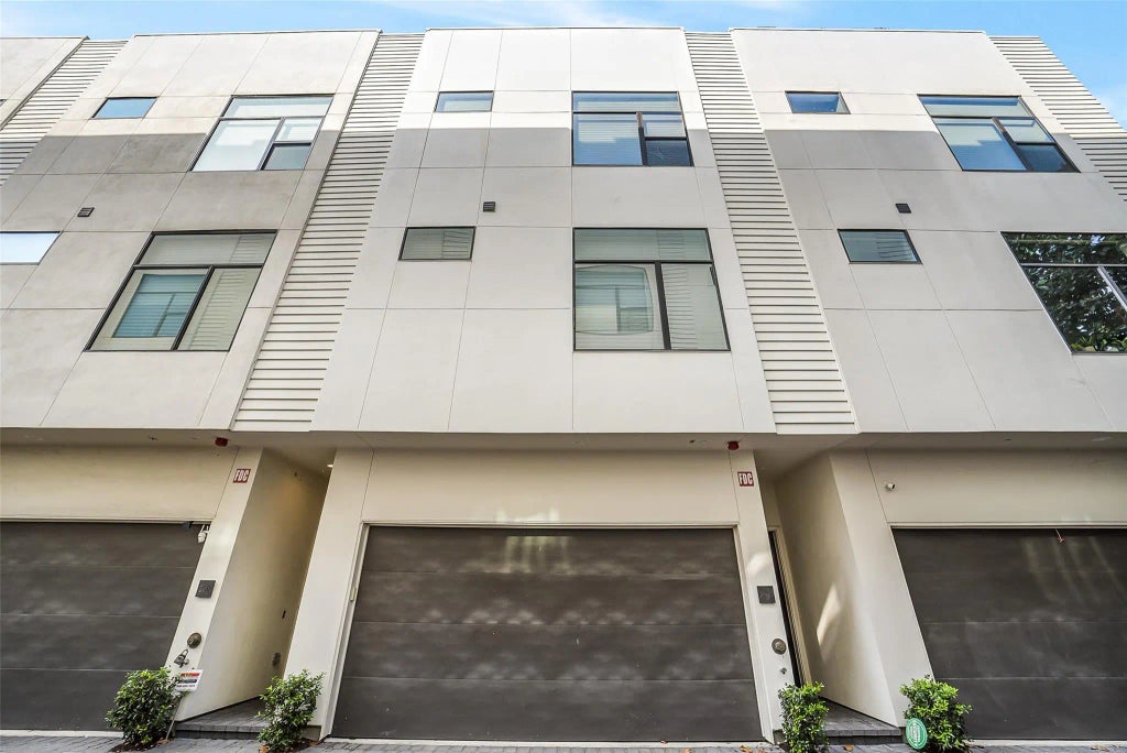 1004 California Street 203, Houston