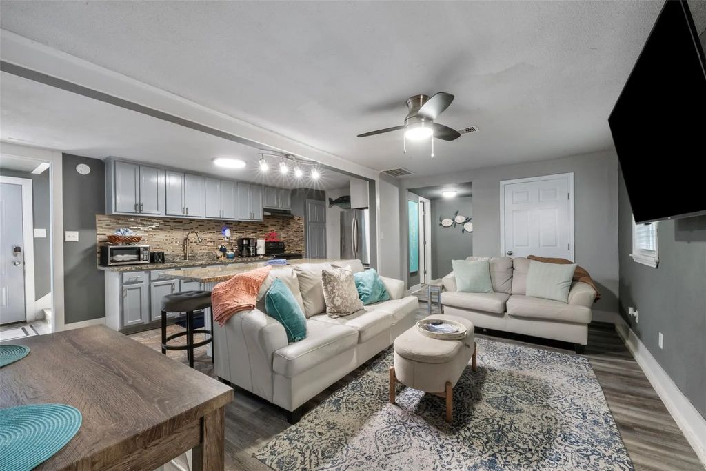 3218 Avenue Q 1/2, Galveston