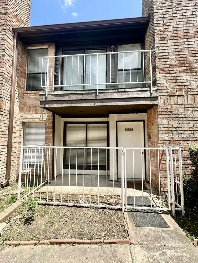 6633 W Airport Boulevard 1303, Houston