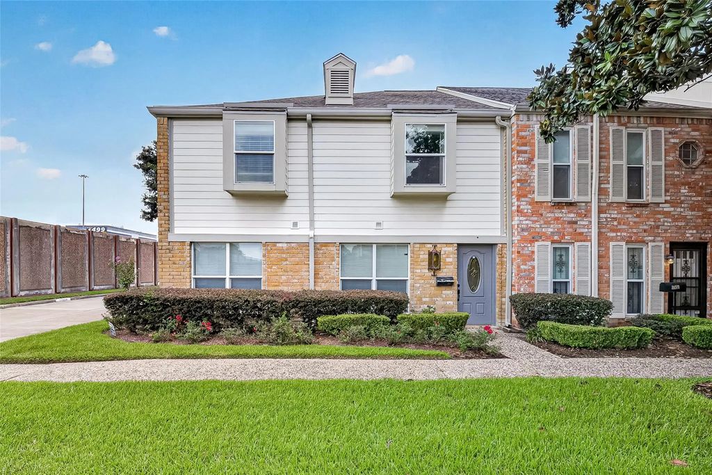 10383 Briar Forest Drive, Houston