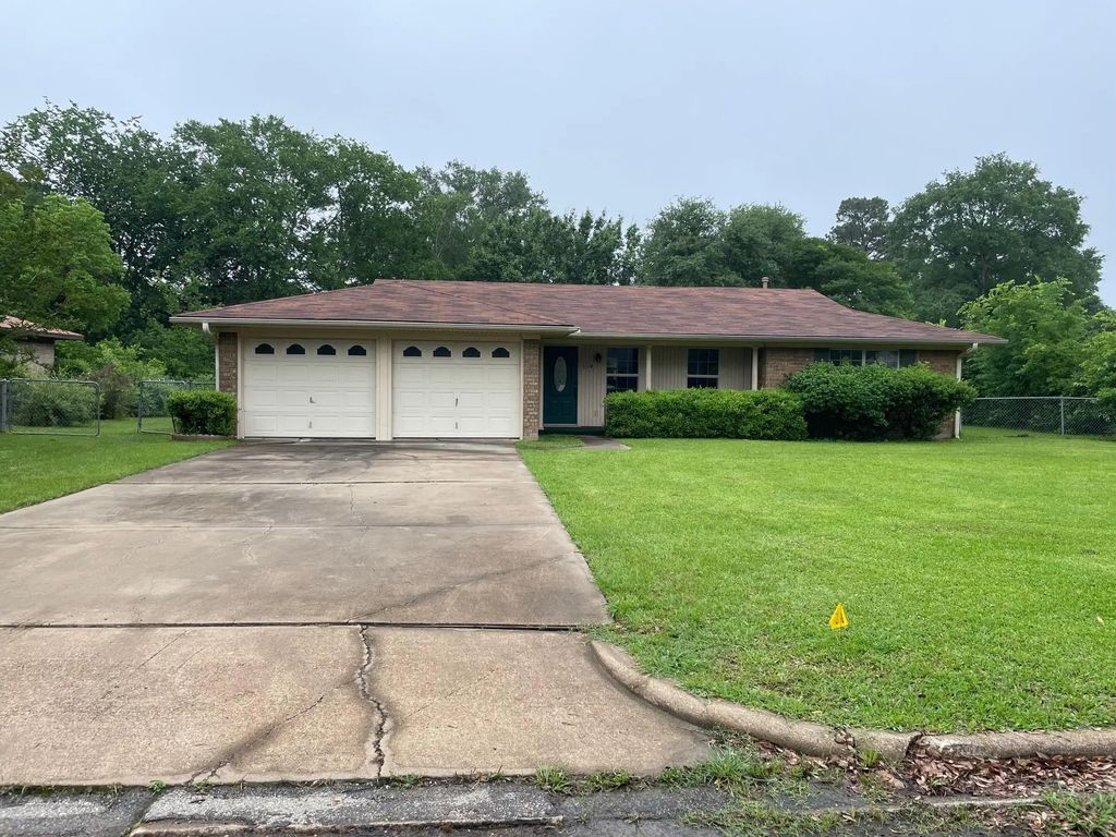 114 Briar Lane, Crockett