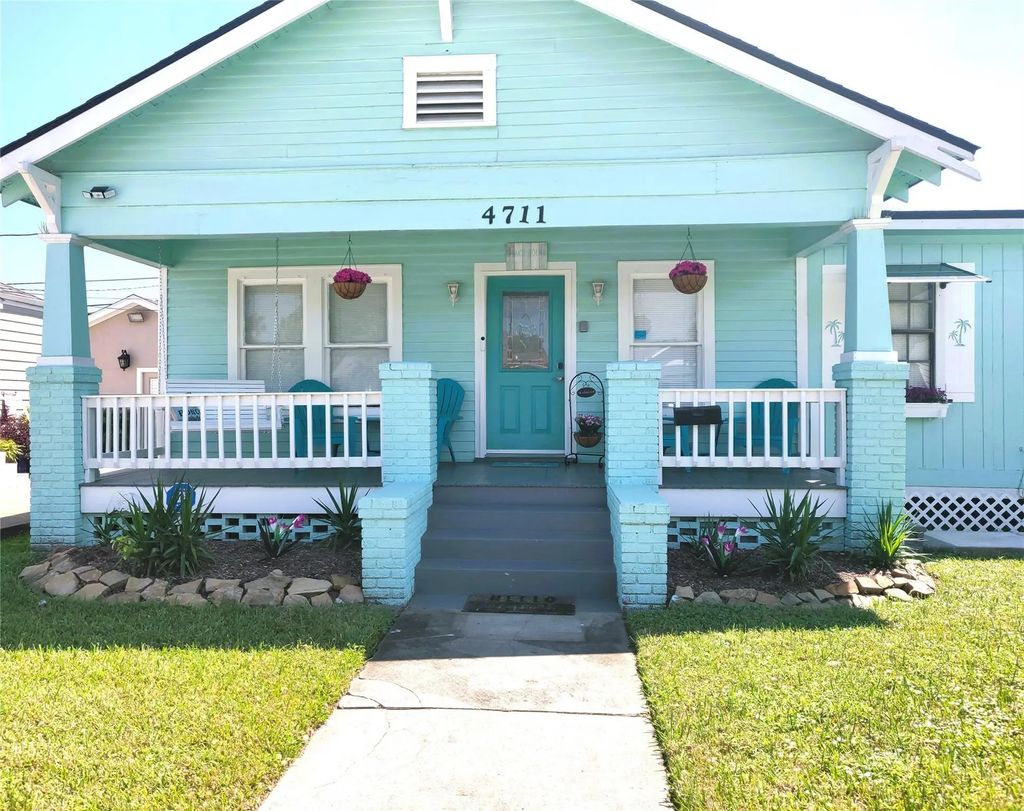 4711 Avenue S, Galveston