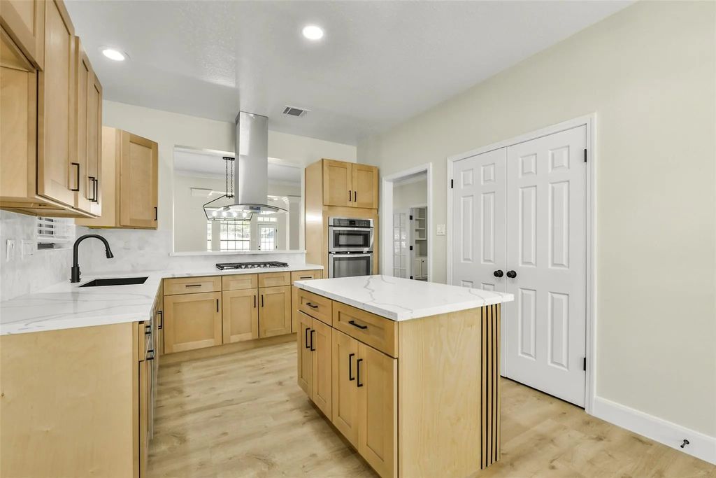 839 Quiet Spring Ln, Houston