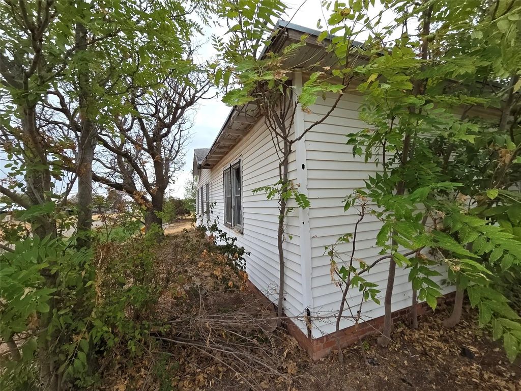 510 E Franklin Avenue, Electra
