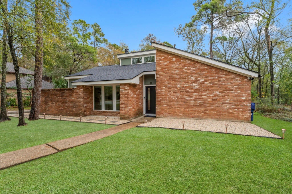 21 Crystal Lake Lane, The Woodlands
