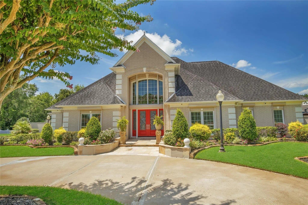 204 Oak Drive, Friendswood