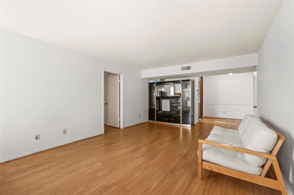 6606 De Moss Drive 208, Houston