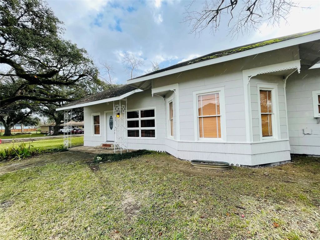 229 E Saunders Street, League City