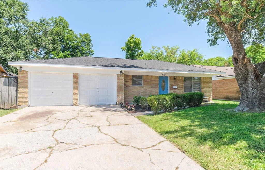 6751 Richwood Road, Houston