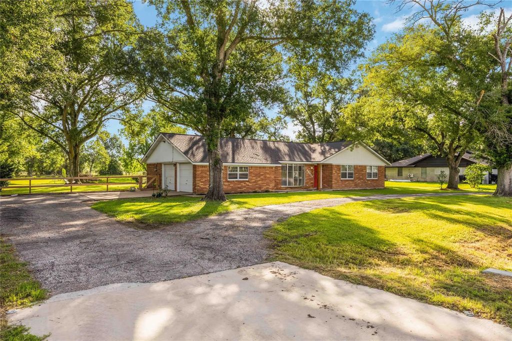 16011 Highway 36, Needville