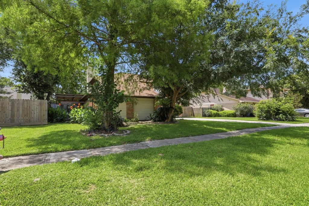 2315 Hampton Road, League City