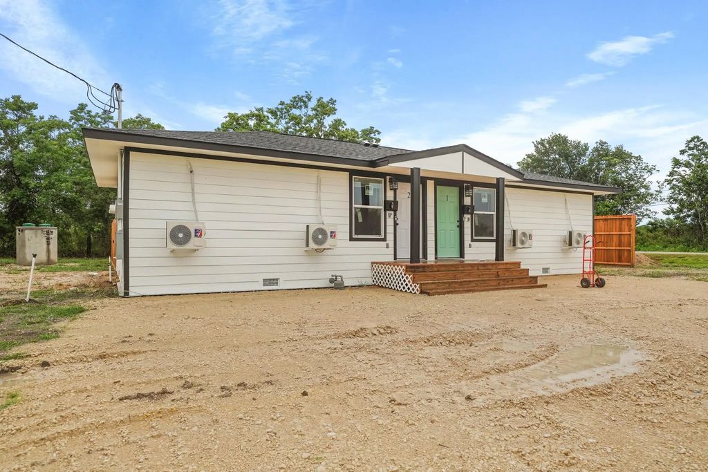1644 County Road 180 1, Alvin