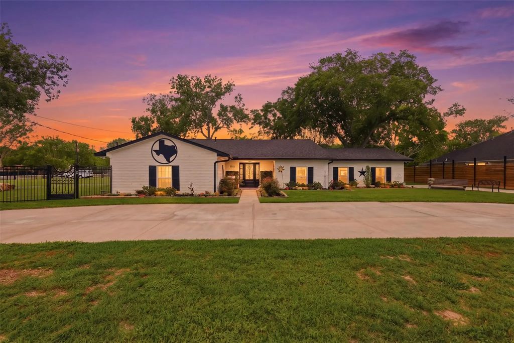5111 Brookside Road, Brookside