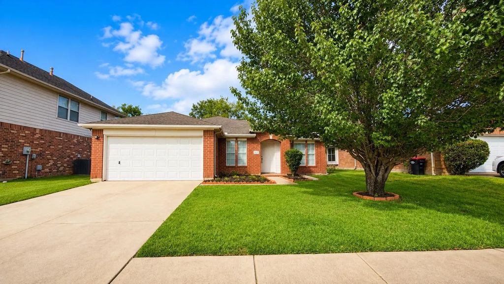 5114 Santrey Drive, Houston