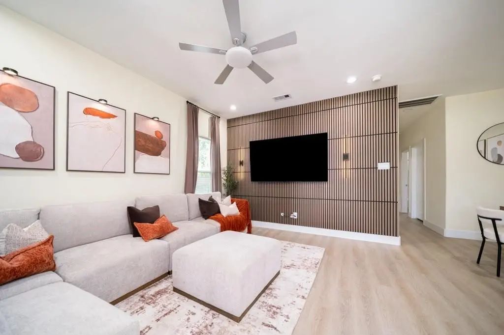 6743 Madrid St Street B, Houston