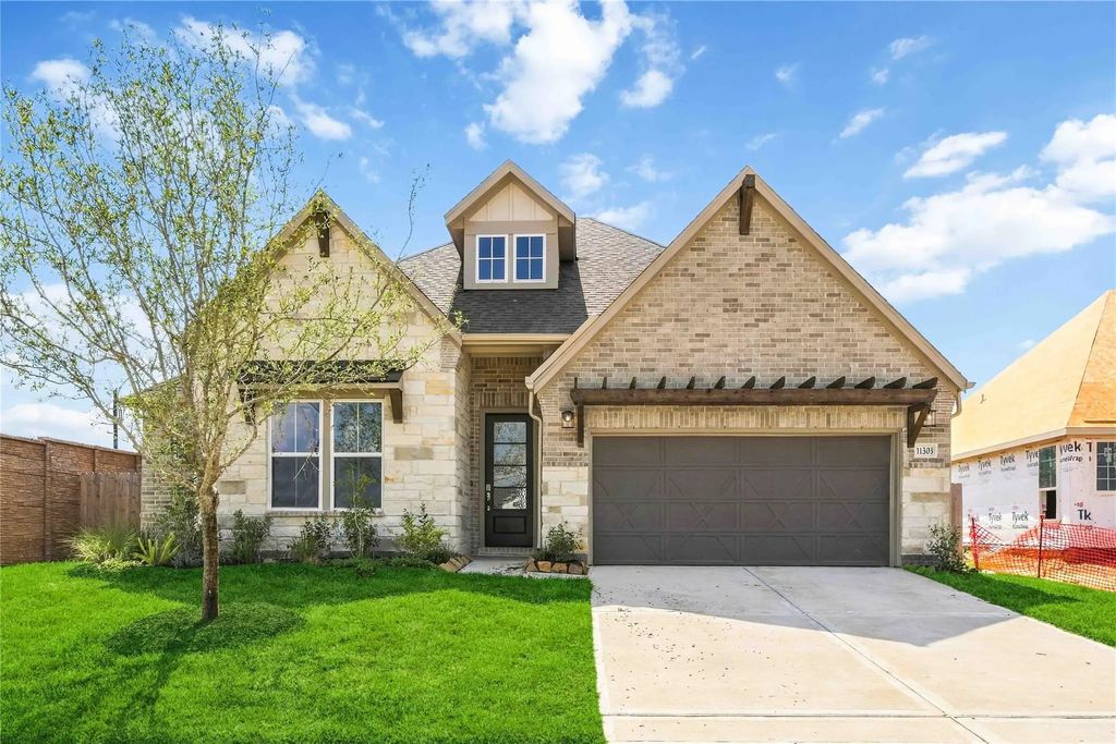 11303 Southwood Drive, Iowa Colony