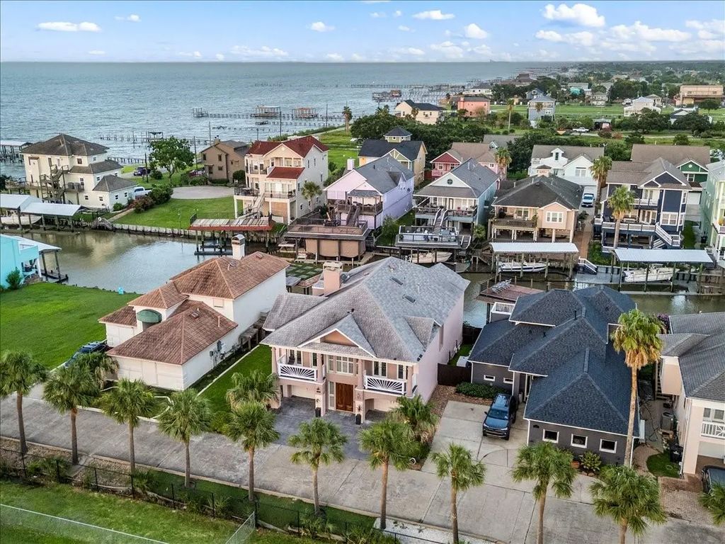 123 Port Street, San Leon