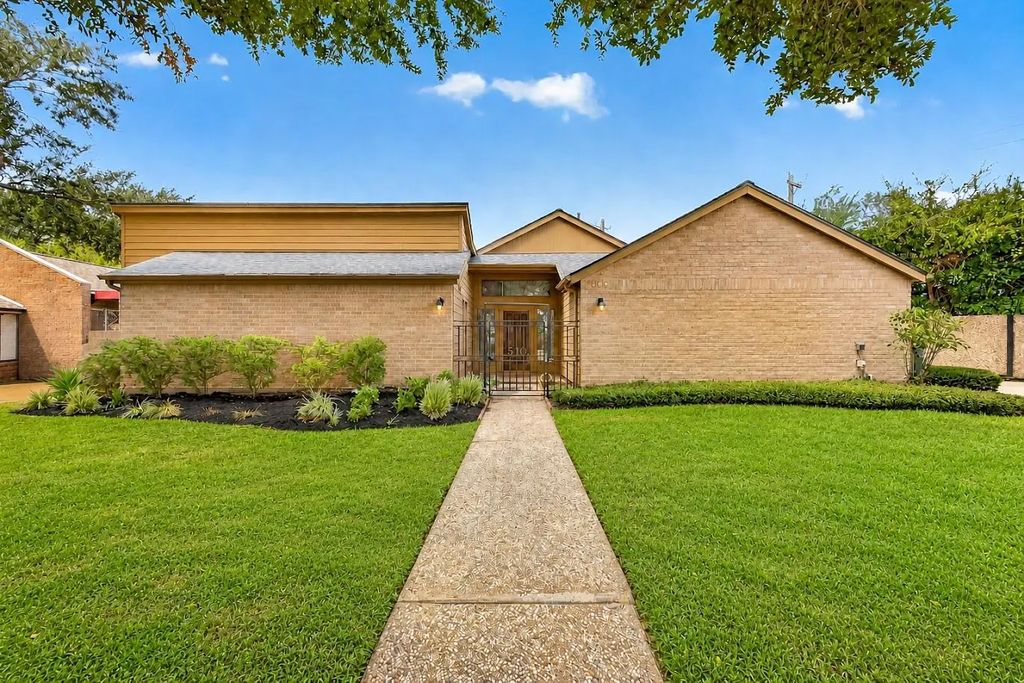 310 Power Court, Sugar Land