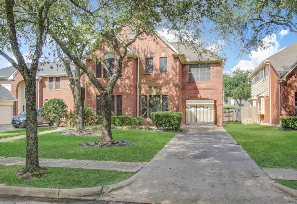 6207 Dove Prairie Court, Houston