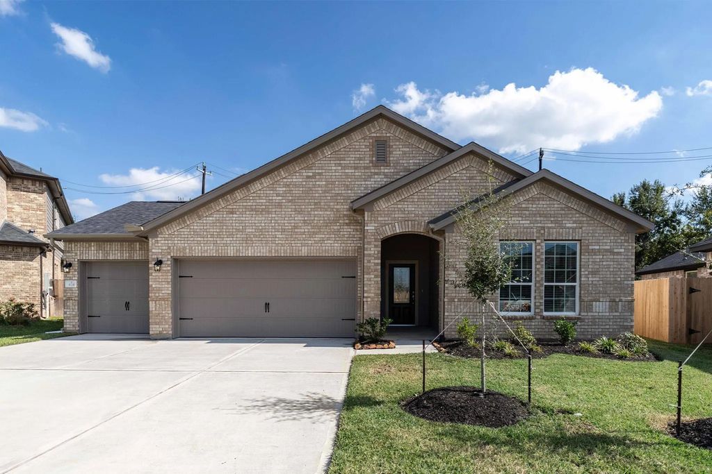 426 Riesling Drive, Alvin