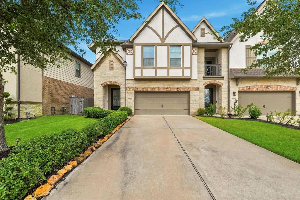 9527 Scanlan Heights Lane, Missouri City
