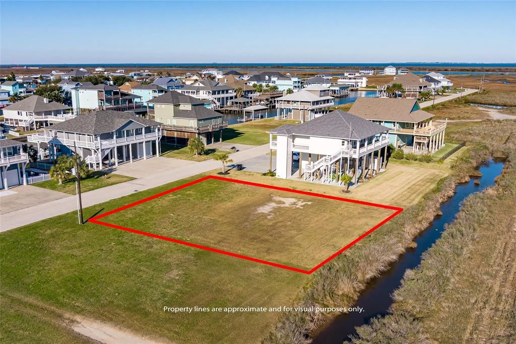1170 Lagoon Drive, Crystal Beach
