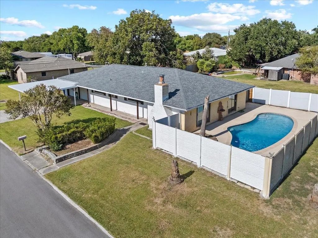140 Bay Ridge Drive, Beach City