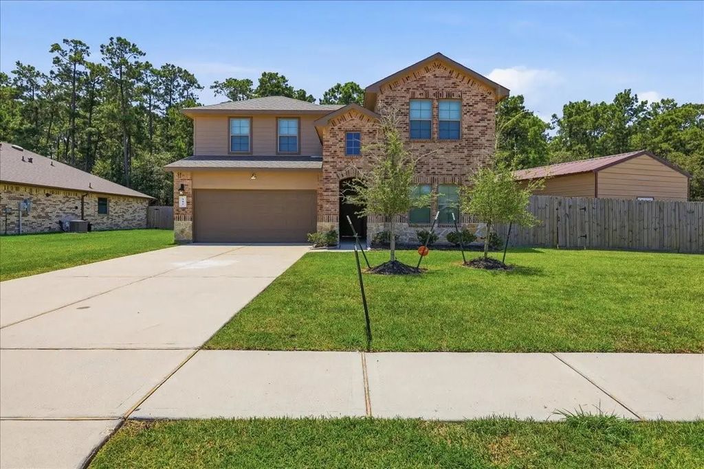 115 Little Spring Court, Anahuac