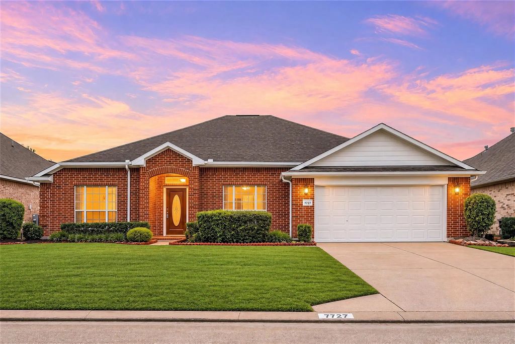 7727 Heron Lakes Drive, Houston