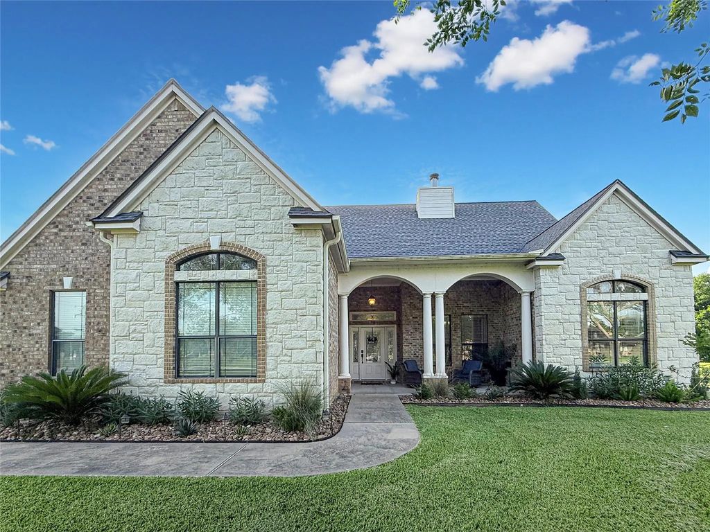 807 Mill Road, Angleton