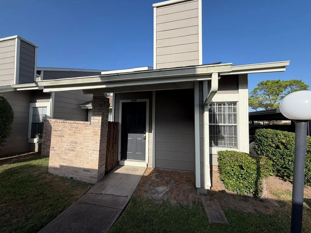 6327 Cattails Lane, Houston