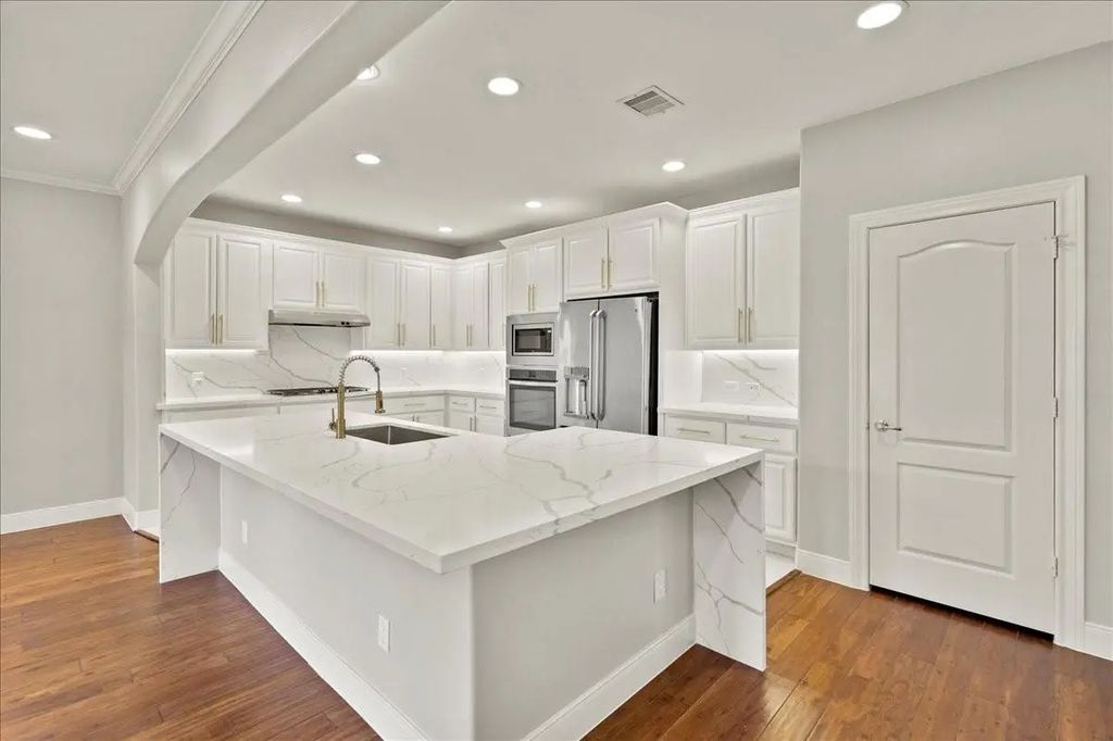 1518 Bingham Street B, Houston