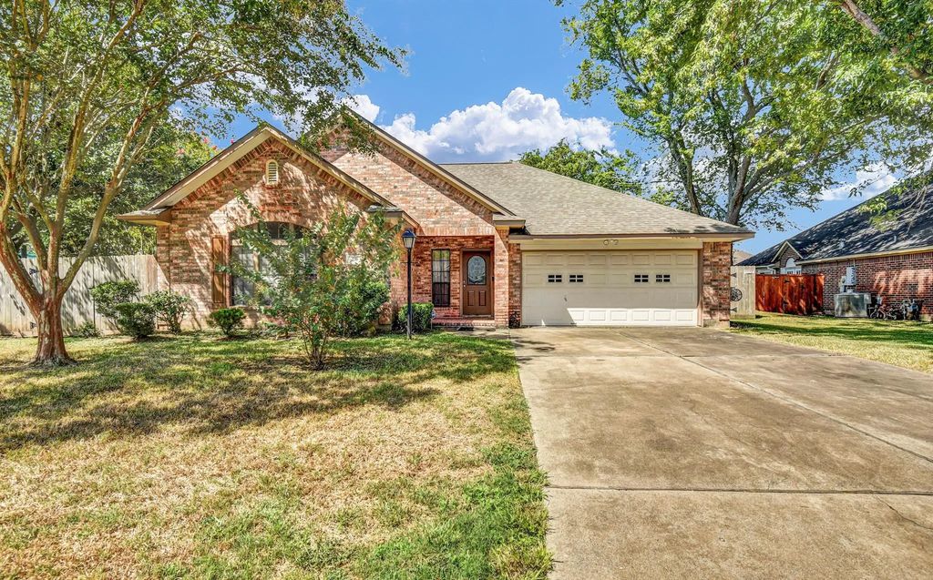 310 Chestnut Street, Lake Jackson