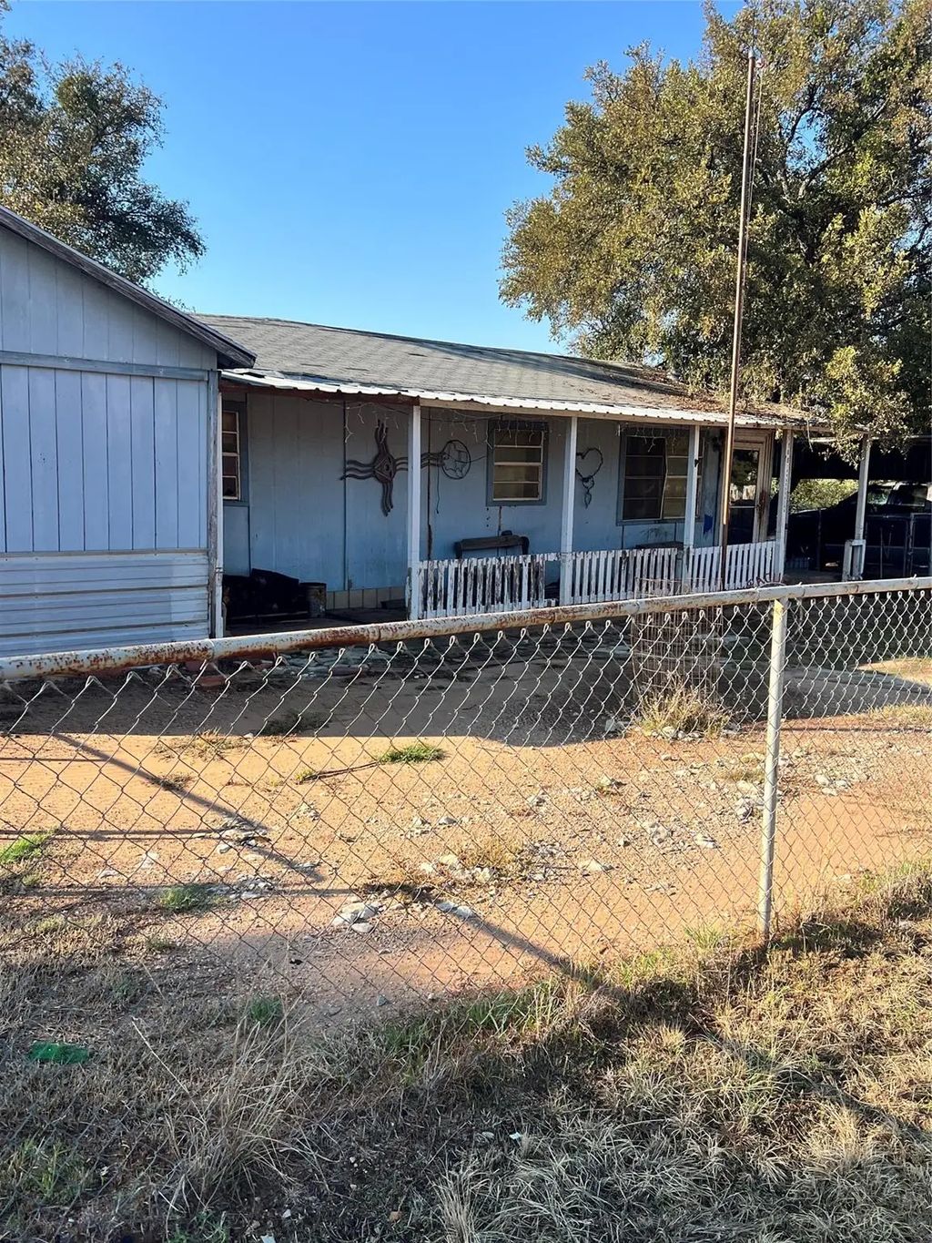 5100 Thunderbird Drive, May