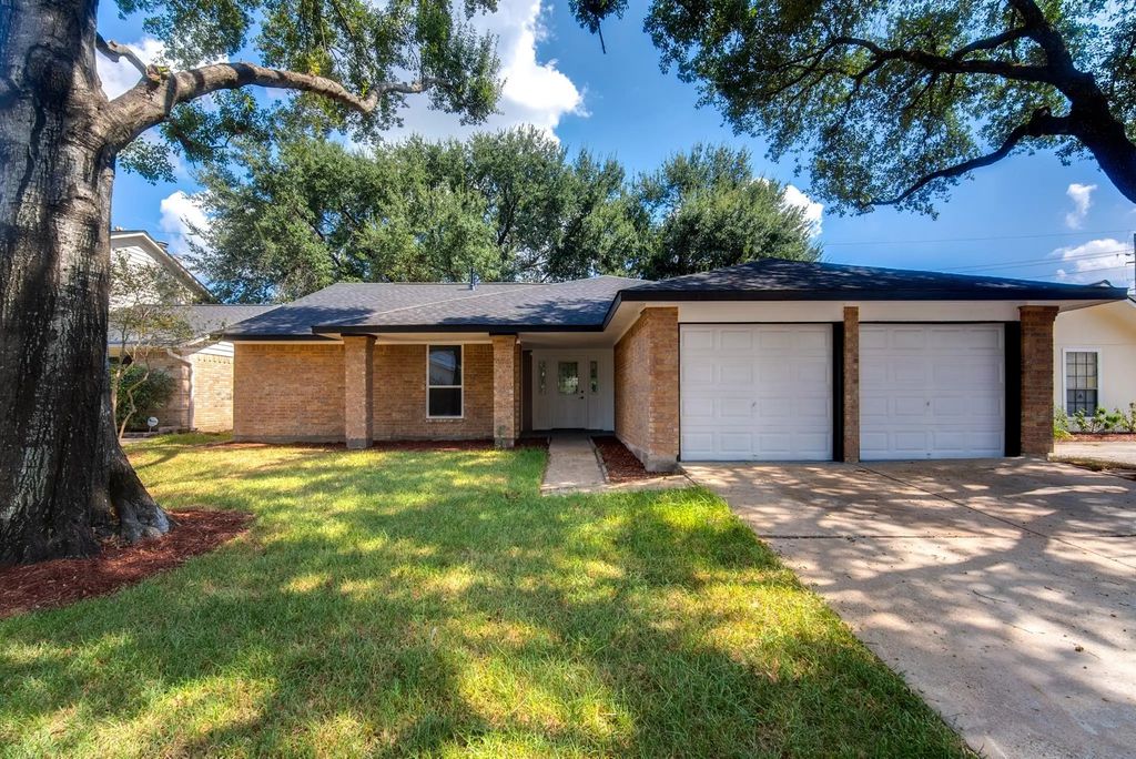 9002 Enchanted Forest Drive, Houston