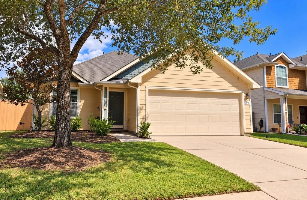 12915 Redbud Shores Lane, Houston