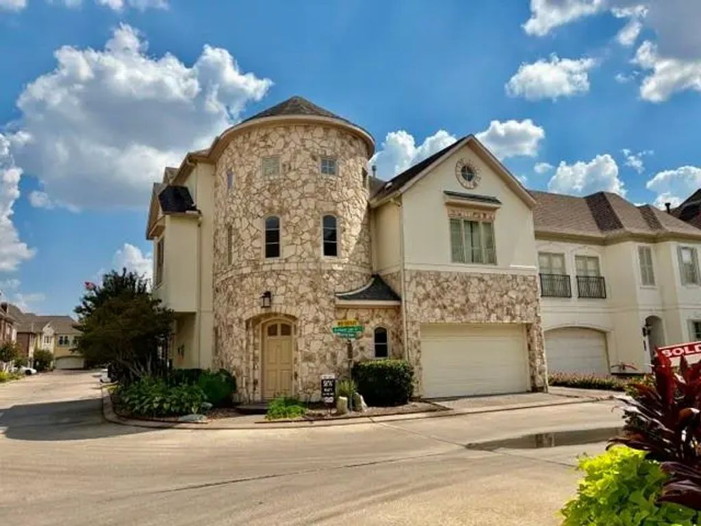 6303 Hermann Lake Drive, Houston