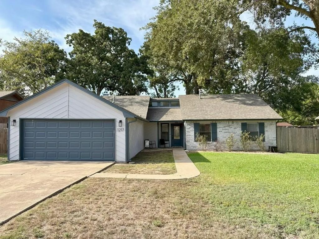 1217 Haley Place, College Station
