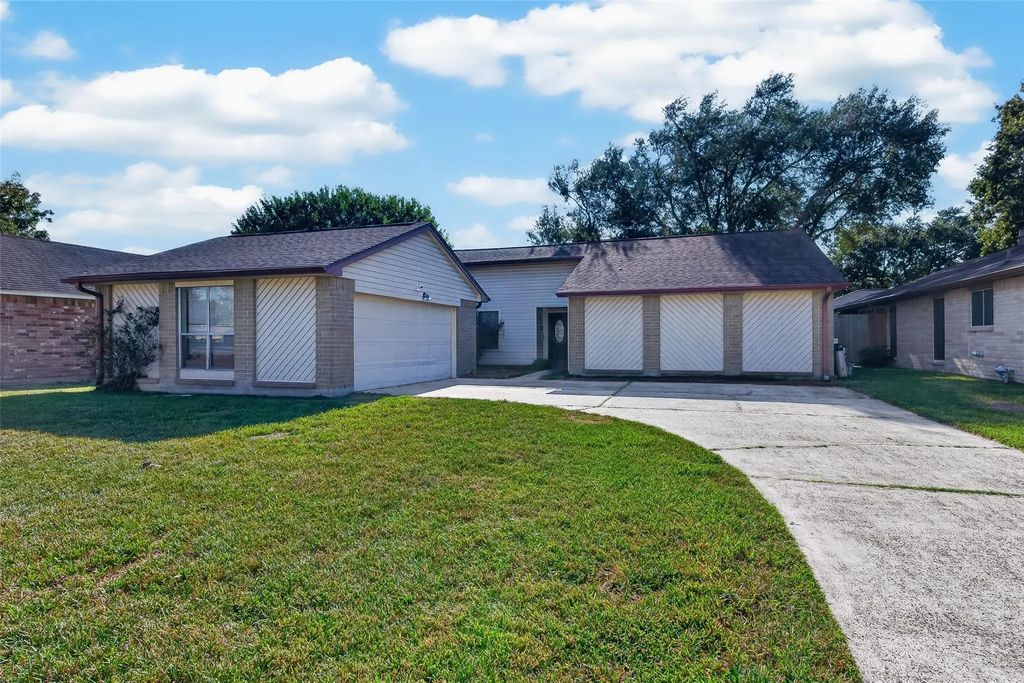 7403 Seminole Street, Baytown