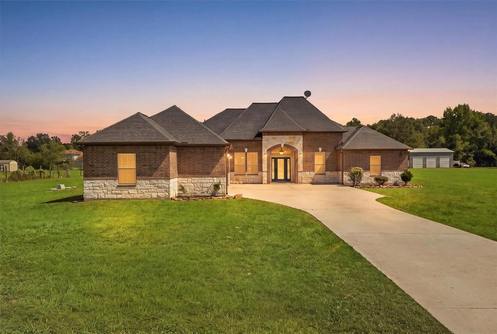 1930 County Road 2291, Cleveland