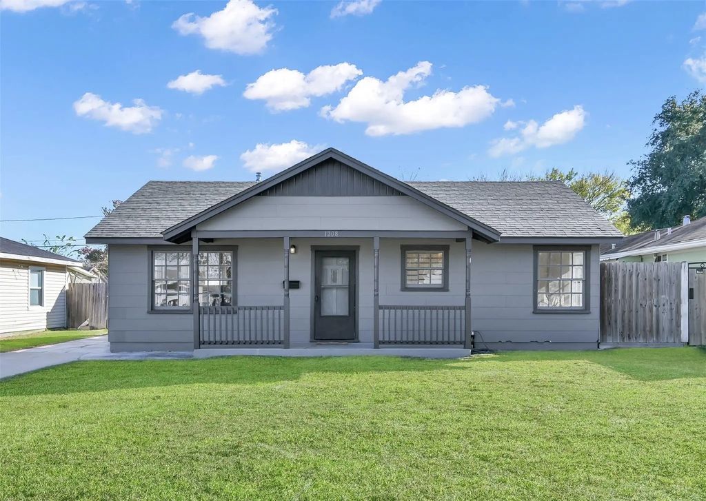 1208 Leggett Drive, Galena Park