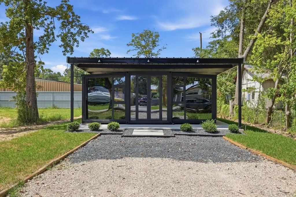 8947 Dogwood Drive, Lumberton