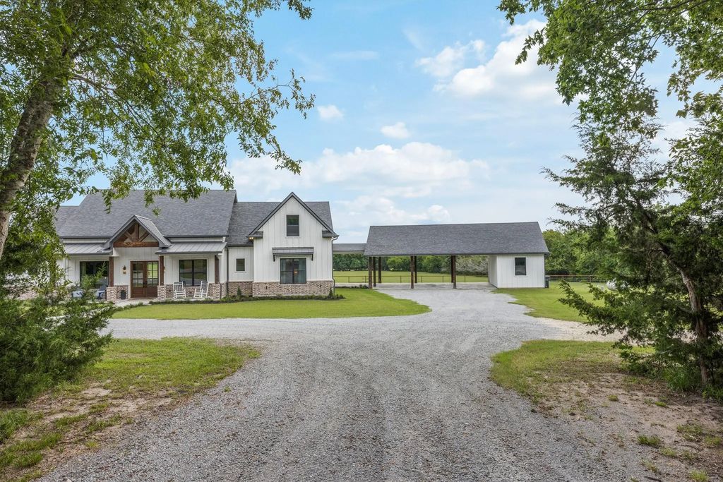 3738 County Road 222, Anderson