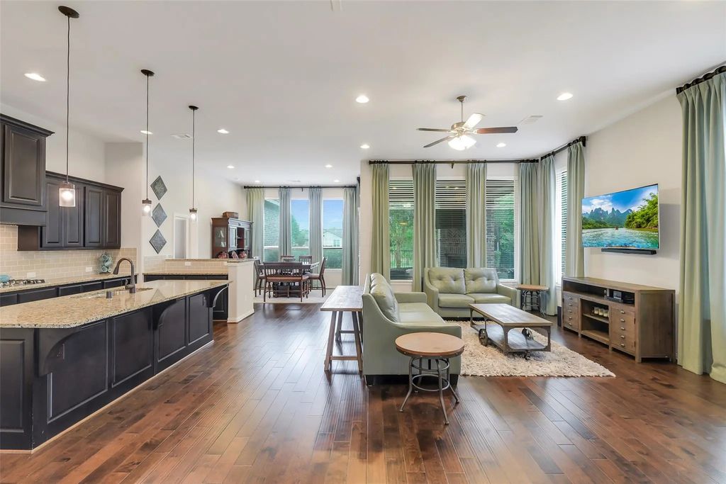 16626 Whiteoak Canyon Drive, Humble