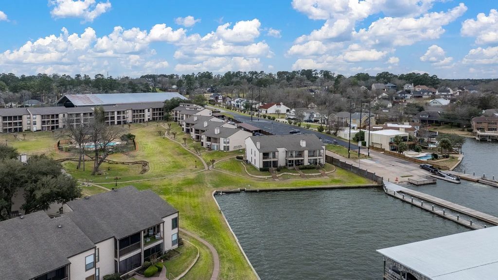 203 Lakeview Terrace B, Montgomery