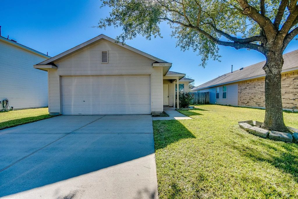 19023 Brownstone Mills Drive, Cypress
