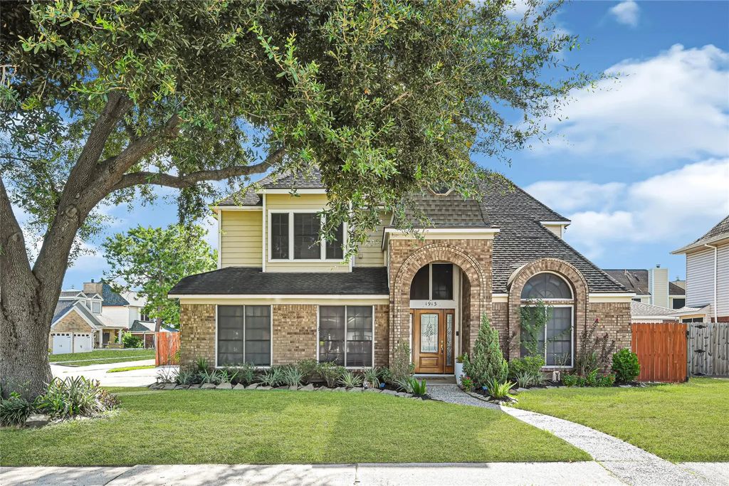 1913 Dublin Drive, Deer Park