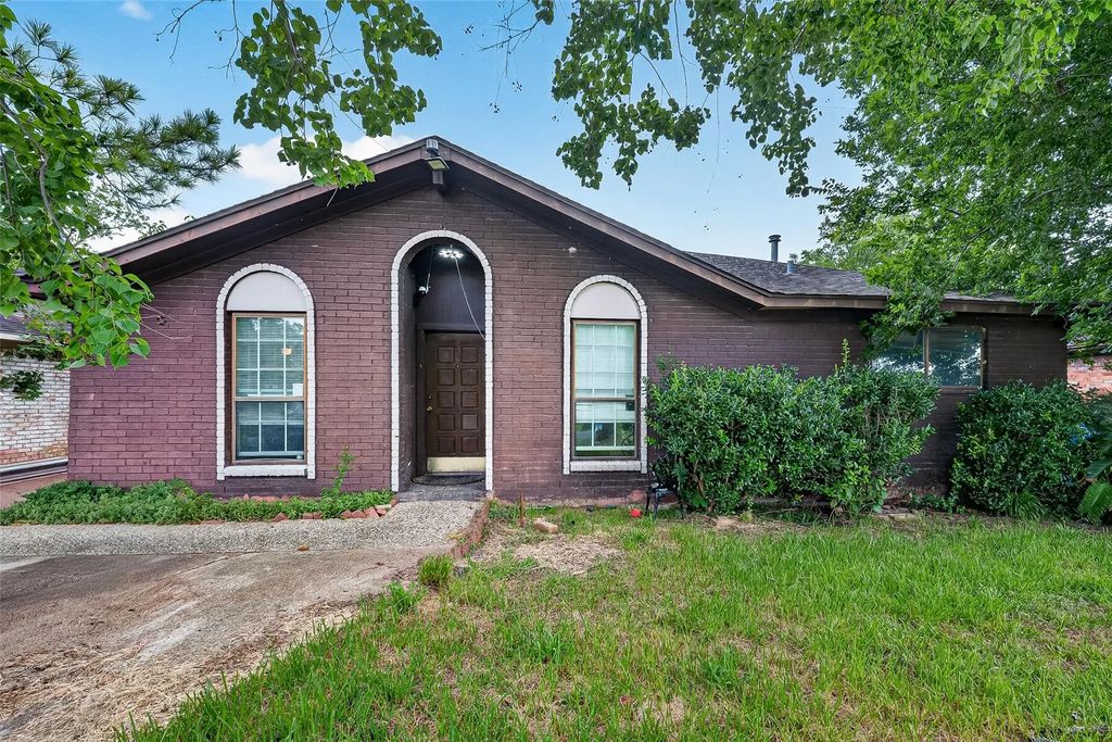 1318 2nd Street, League City